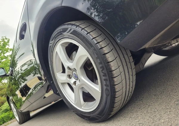 Volvo V60 cena 29800 przebieg: 254000, rok produkcji 2011 z Opoczno małe 436